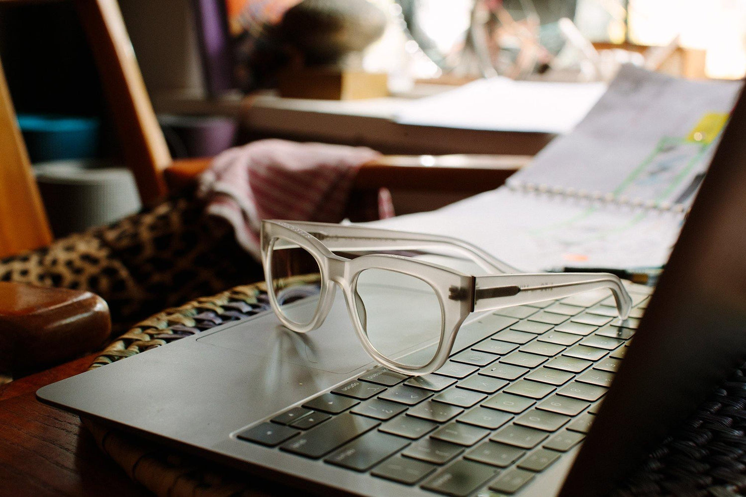 How to Reduce Glare on Glasses for Video Calls Caddis